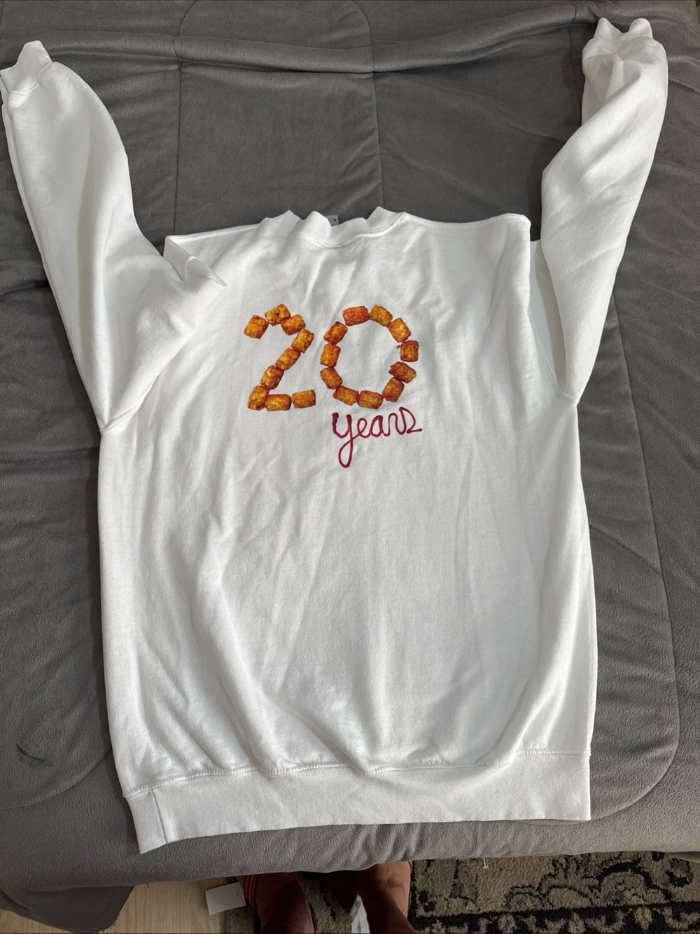 Napoleon dynamite 20 year anniversary mens white graphic print sweatshirt sz M - Picture 9 of 10